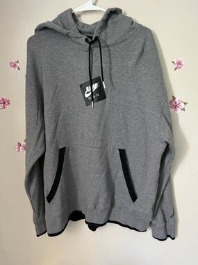 Jump Men’s Gray Crewneck Sweatshirt with Black Trim